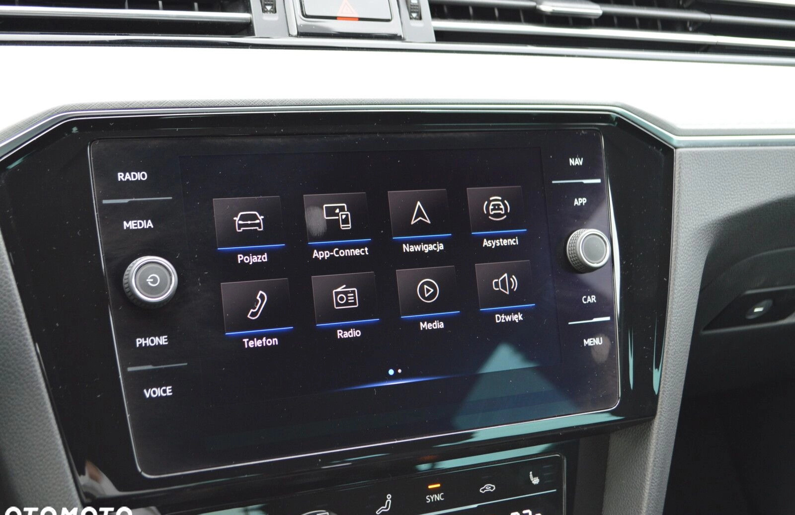 Volkswagen Passat cena 115900 przebieg: 79757, rok produkcji 2020 z Rzgów małe 466